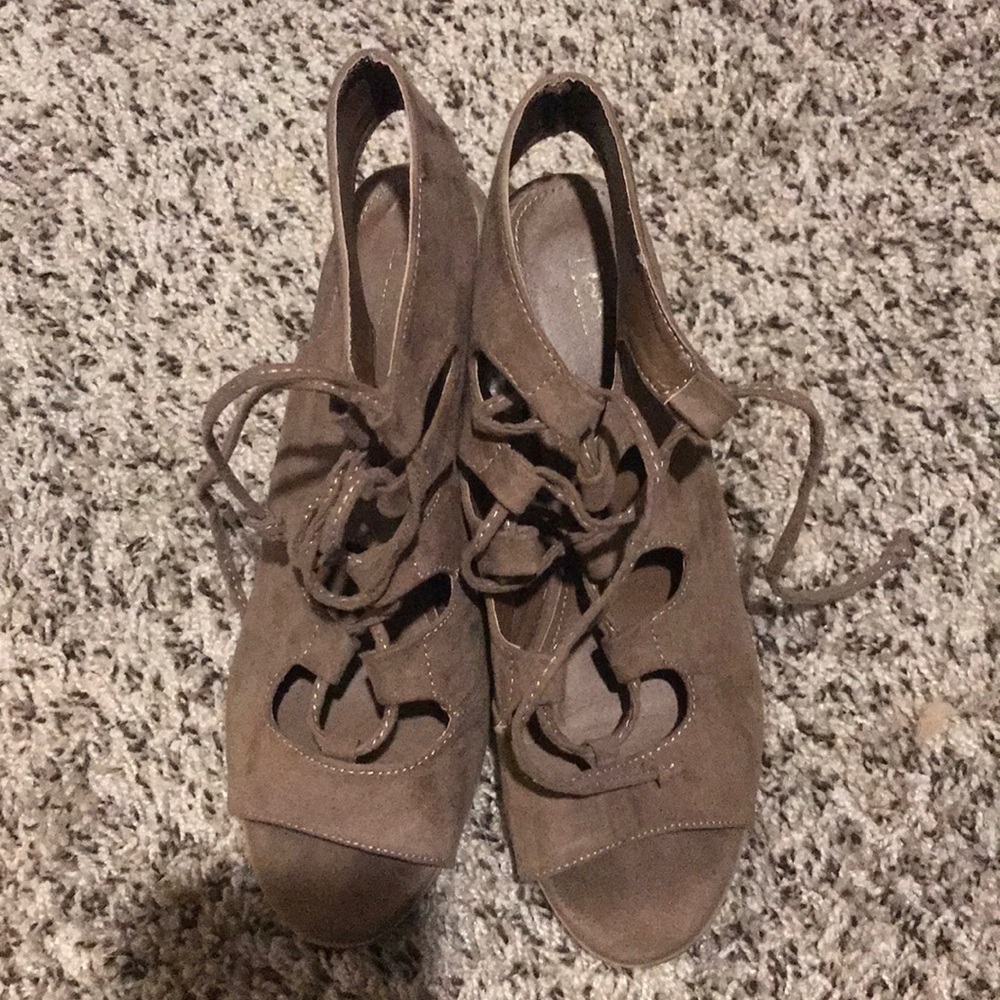 size 9 heels